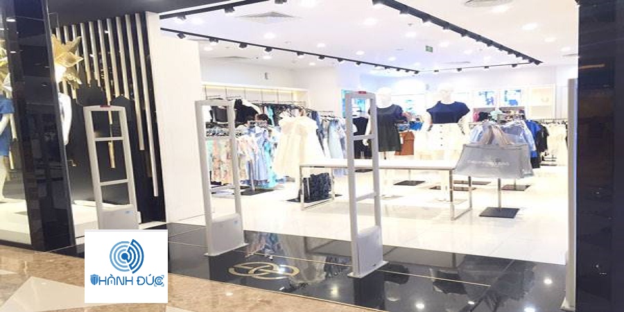 Cổng từ siêu thị Nha Trang