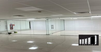 Cửa Kính Không Khung Giá Cả Cạnh Tranh