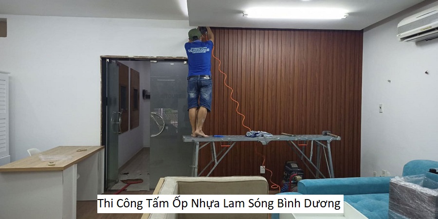 Thi Công Tấm Ốp Nhựa Lam Sóng Bình Dương